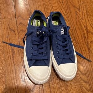 Converse  All Stars Low Top Sneakers - Woman's Chuck Taylors